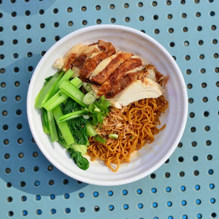 Crispy Skin Chicken with Dry Noodles