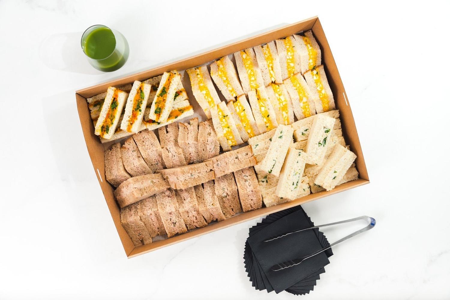 Mixed Points and Ribbons Sandwich Box
