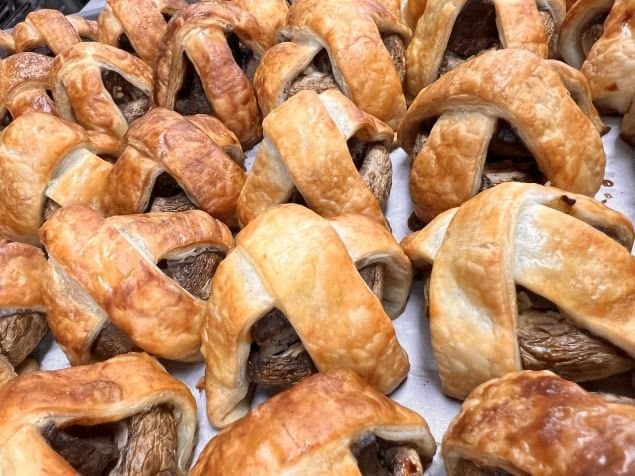 Beef Wellington with Hollandaise 