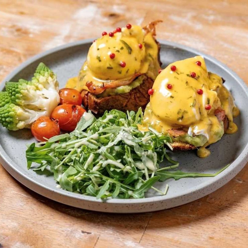 Eggs Benedict (Grilled Parma Ham)