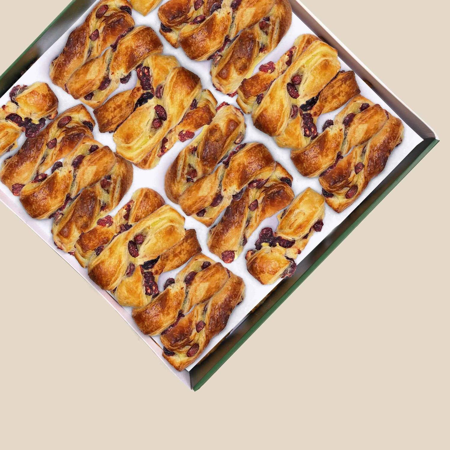 Mini Cranberry Twist Pastry Platters (18 Portions)