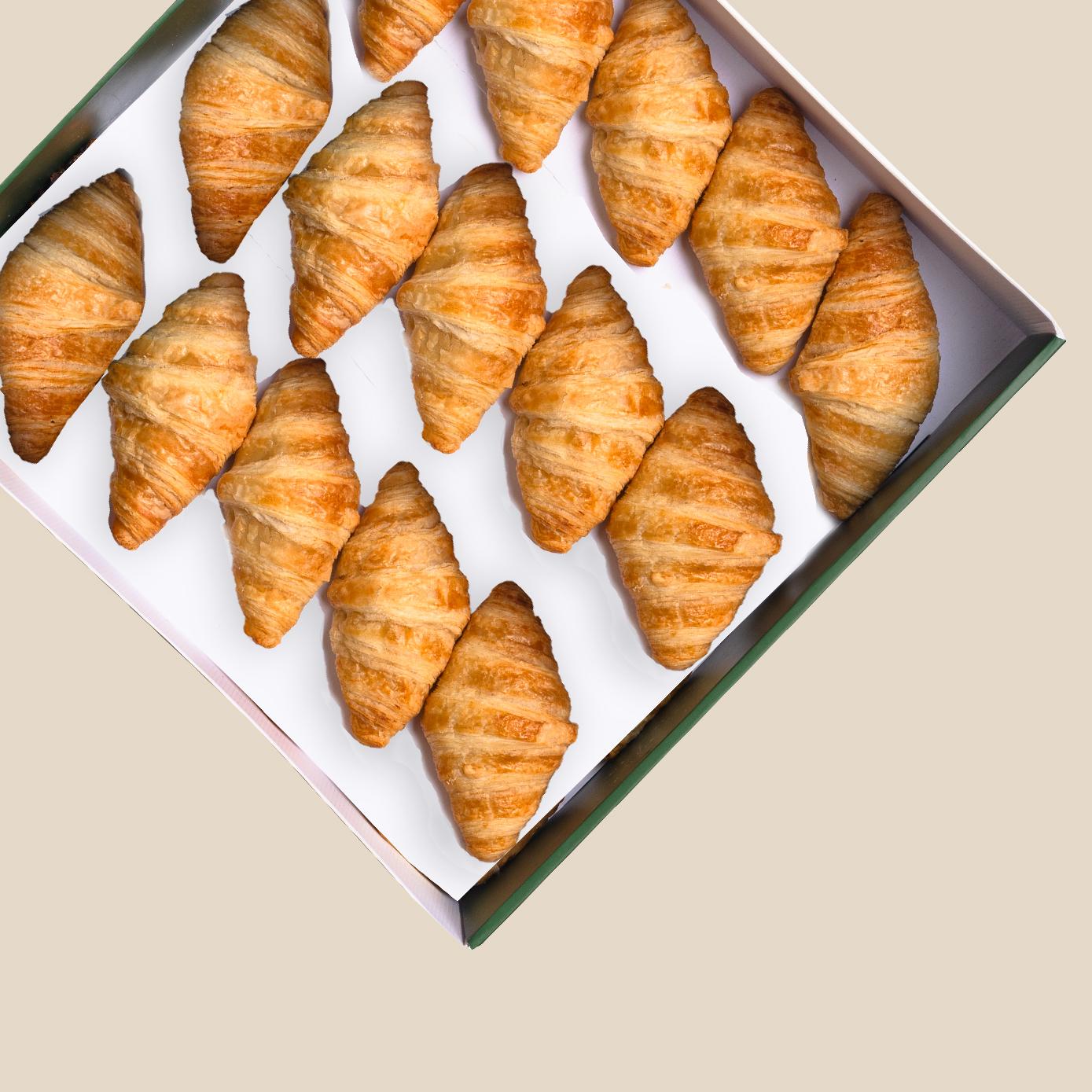 Mini Croissant Pastry Platters (16 Portions)