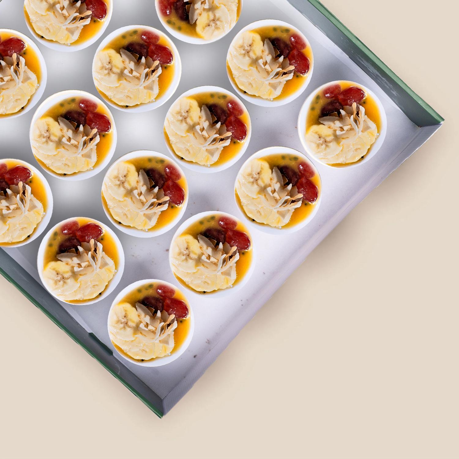 Assorted Berry Yoghurt with Granola (16 Pieces)
