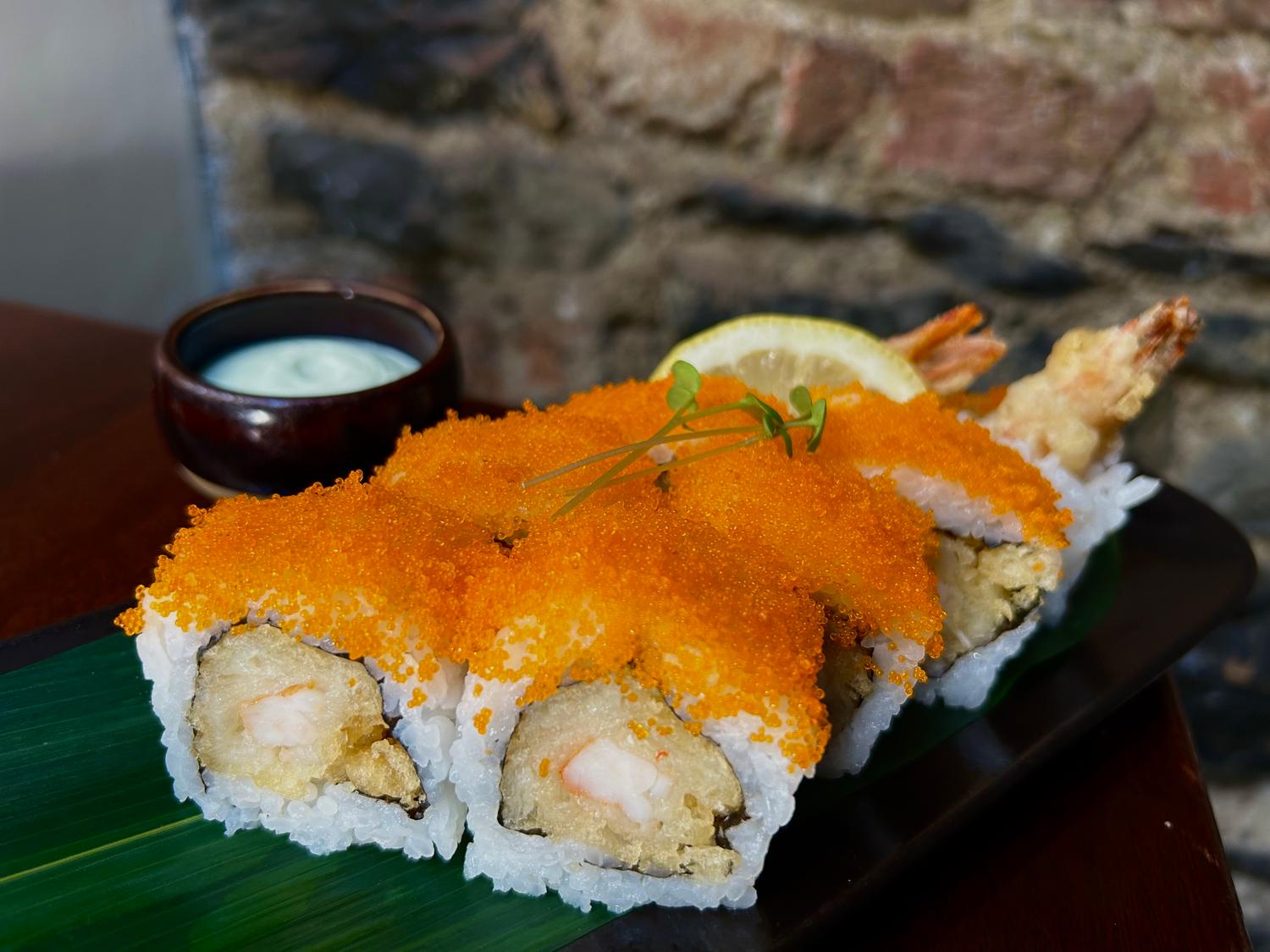 Prawn tempura & masago norimaki