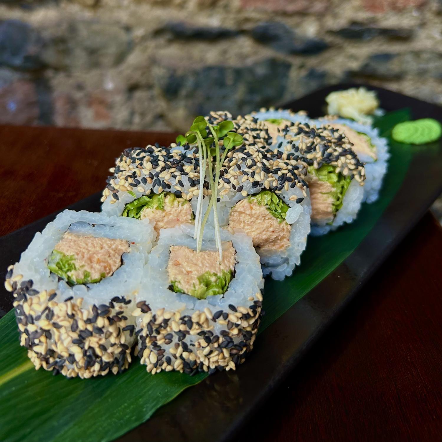 Grilled salmon, cream cheese&spring onion norimaki