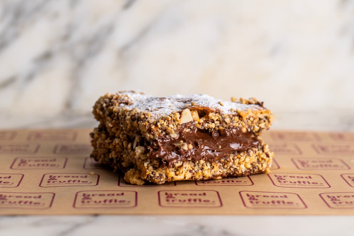 Nutella & Crumble Nuts Pastry