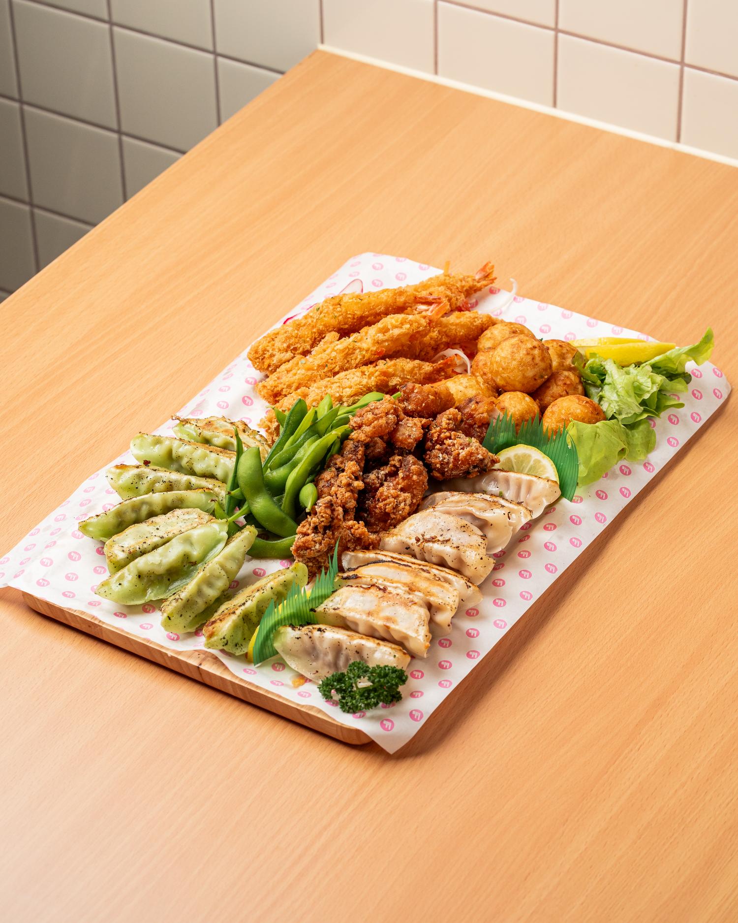 Hot Platter (38 Pieces)