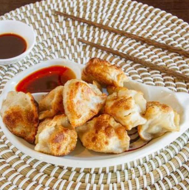 Pan Fried Dumplings (6 Pcs)