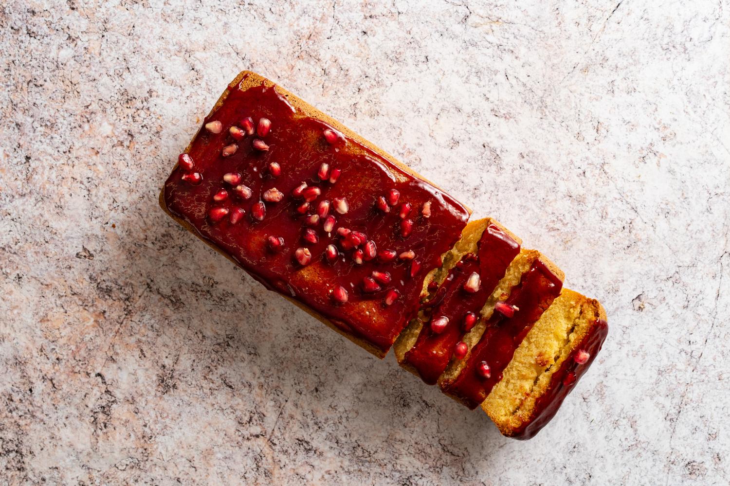 Orange & Raspberry Cake (Serves 9) 