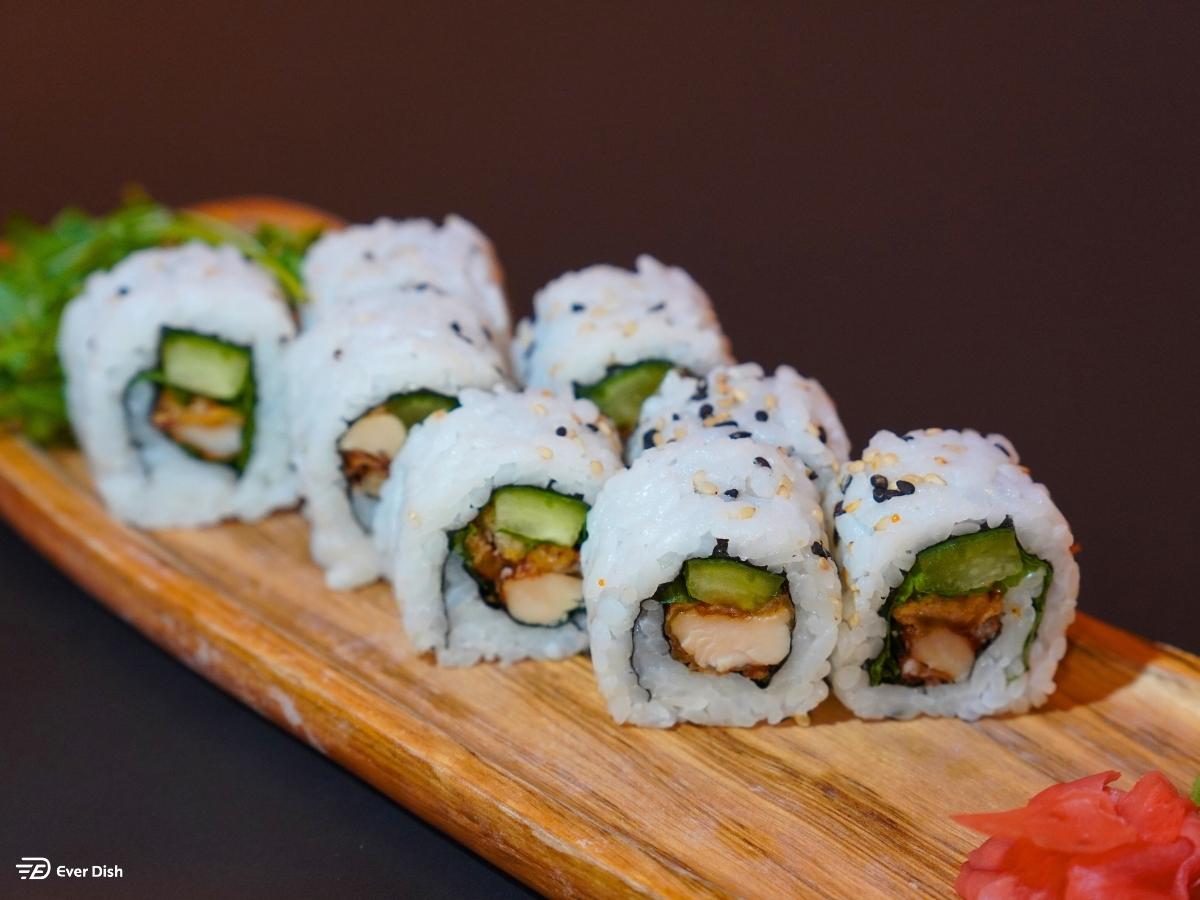 Crispy Chicken, Cucumber, Rocket norimaki (8 Pcs)