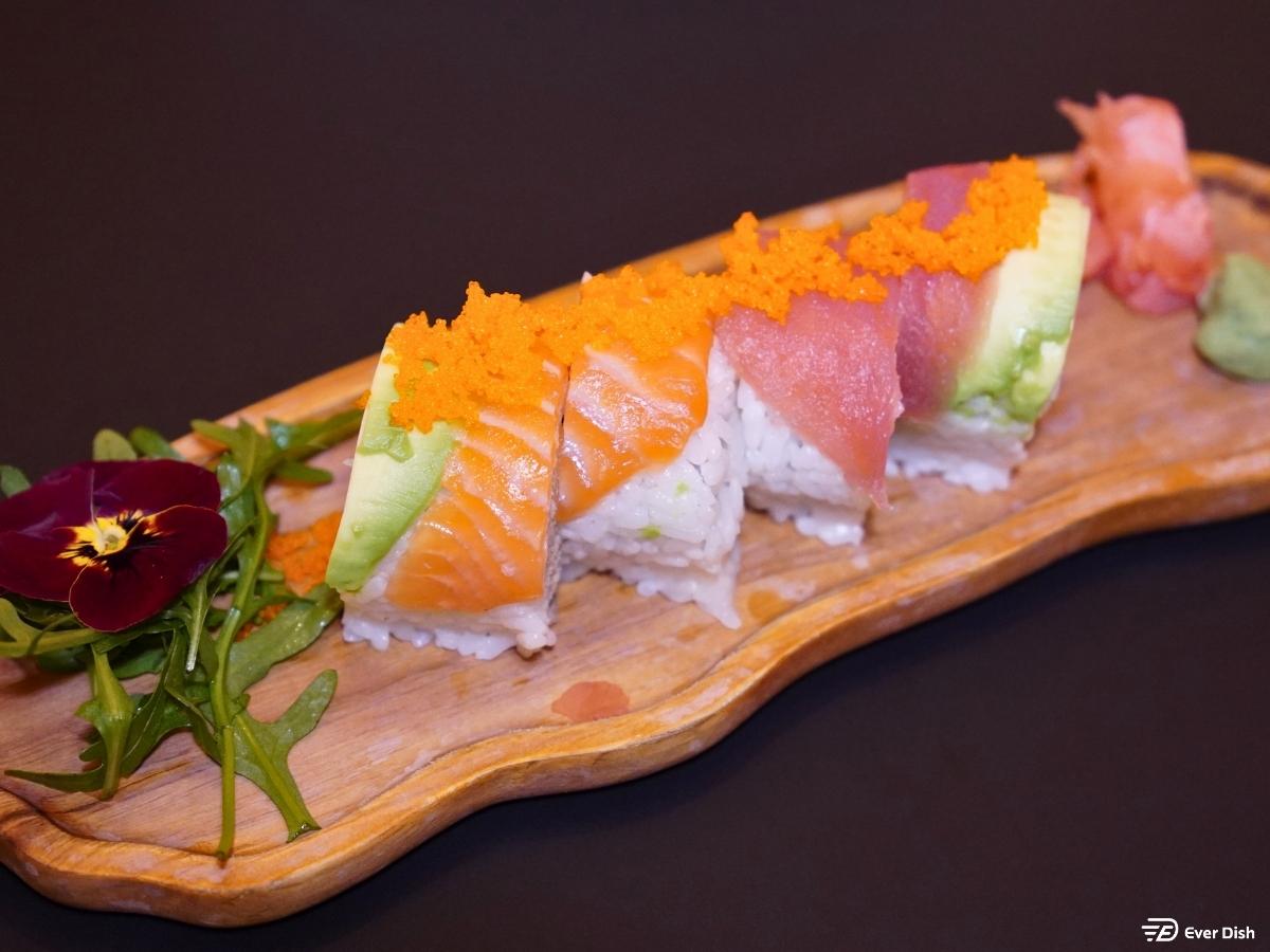 Rainbow Roll (8 pcs)