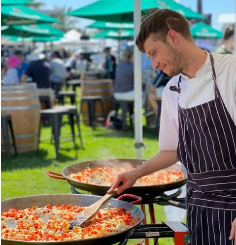 Paella Live Cooking Station (100 to 399 Guests)