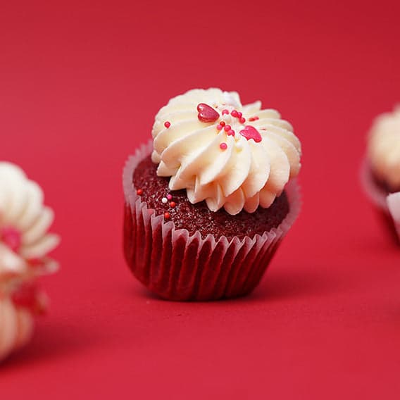 Red Velvet Cupcakes (12 Pieces)