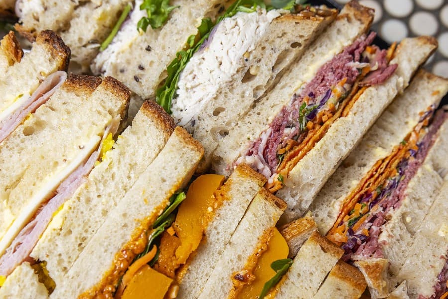 Lunch Box (10 Sandwiches)