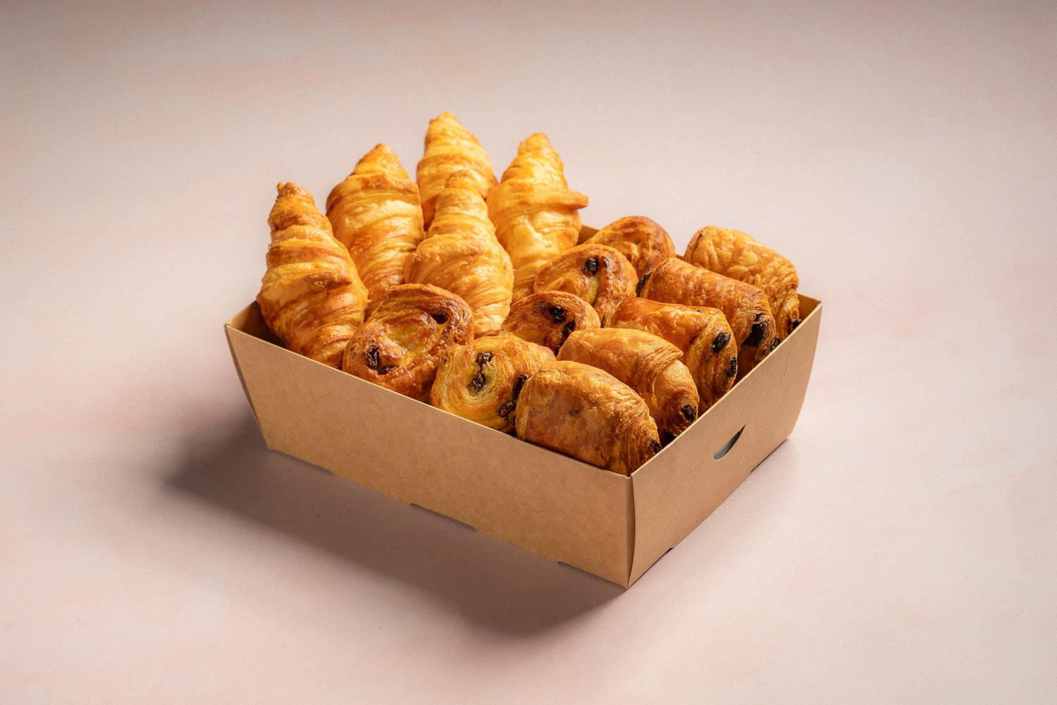 Mini pastries selection (15 pcs)