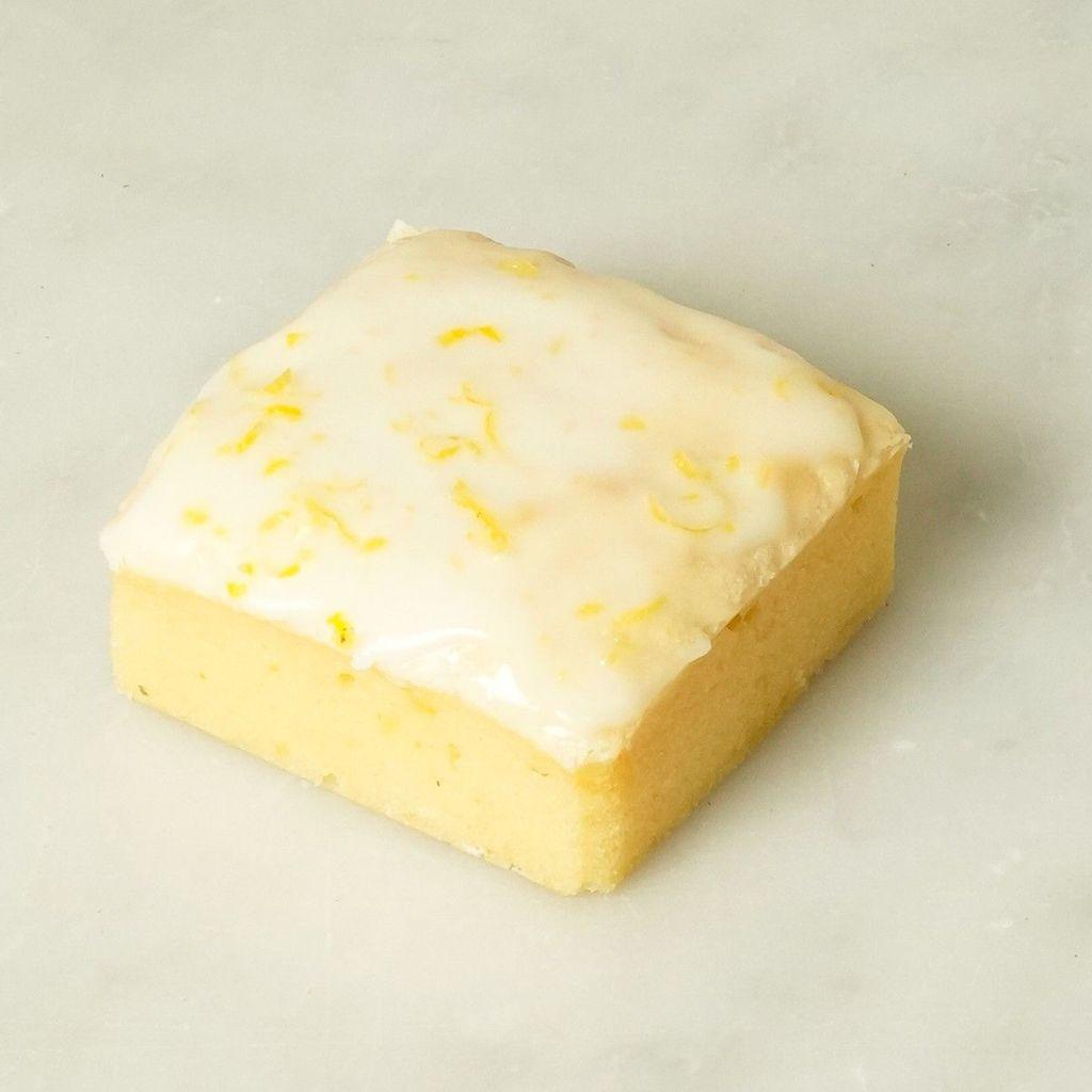 Lemon blondie