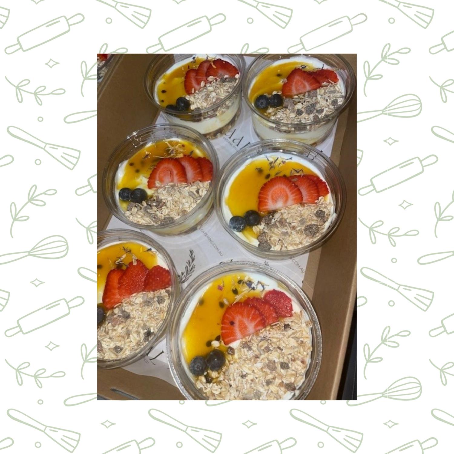 Large Yogurt Granola Bowls (6 Pieces)