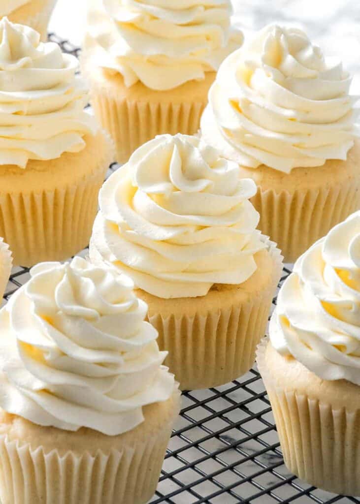 Vanilla Cupcake (Box of 12)