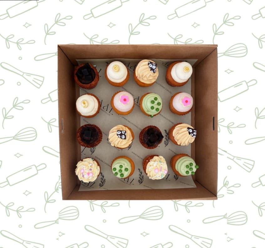 Mini Boutique Cupcakes (12 Pieces)