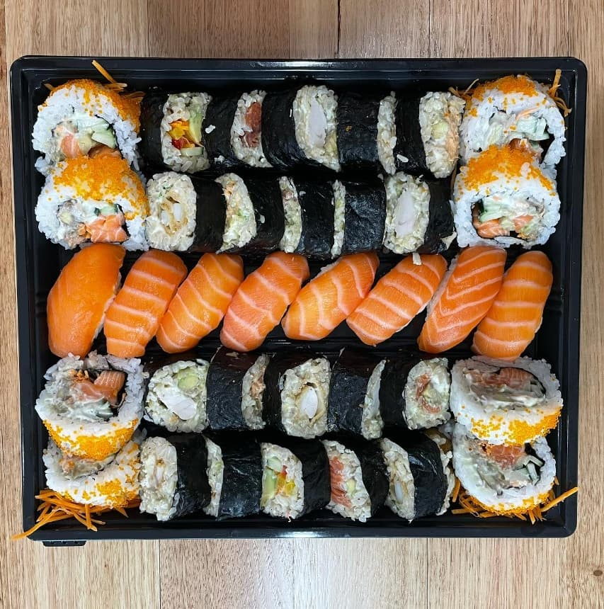 Deluxe Sushi (Platter of 32 Pieces)