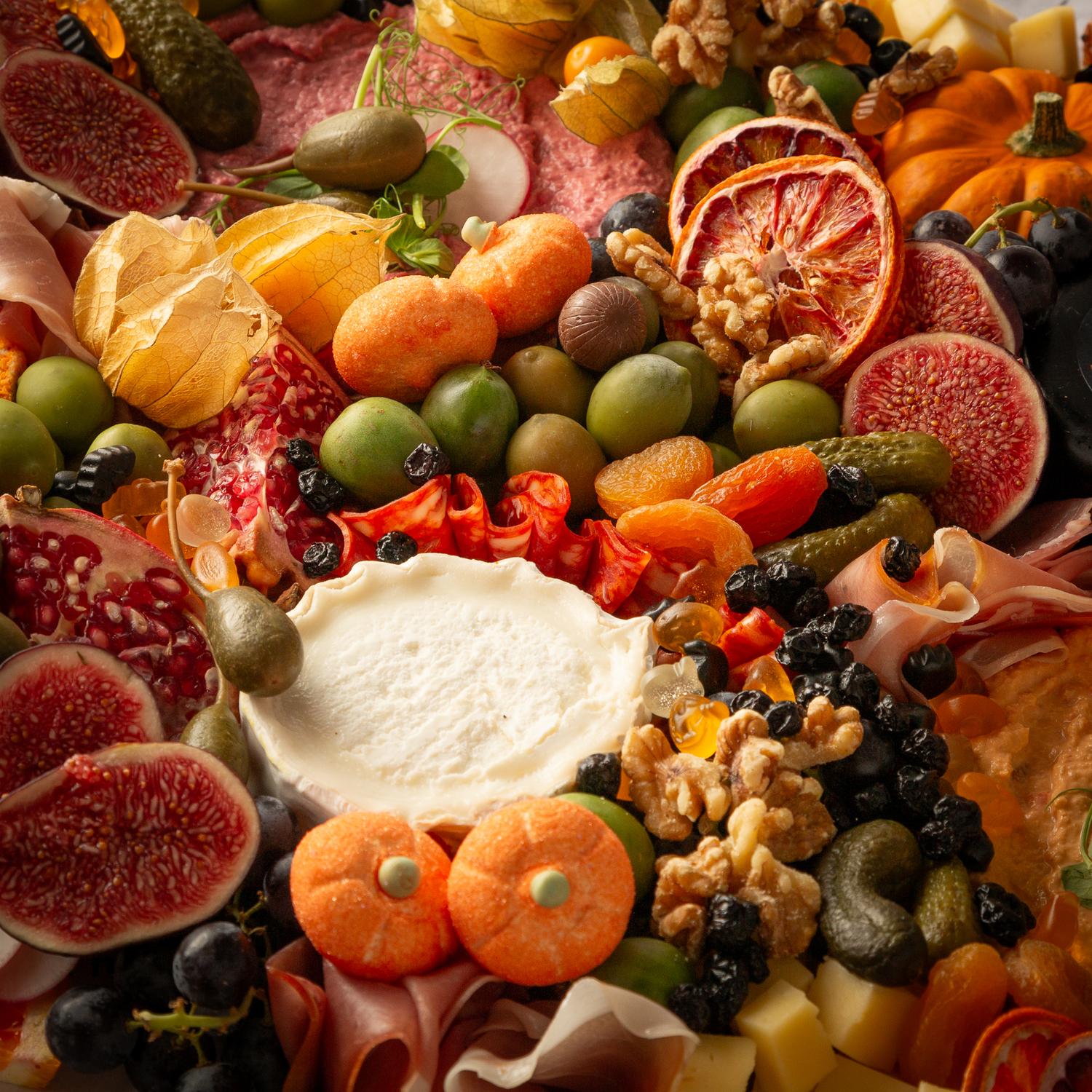 1 Metre Halloween Grazing Table - Feeds 30