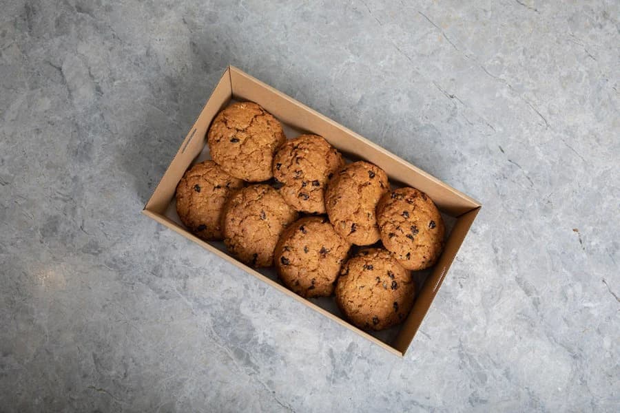Healthy Oatmeal and Raisin Cookie Box (8pcs)