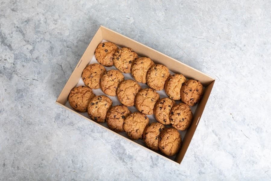 Healthy Oatmeal and Raisin Cookie Box (18pcs)
