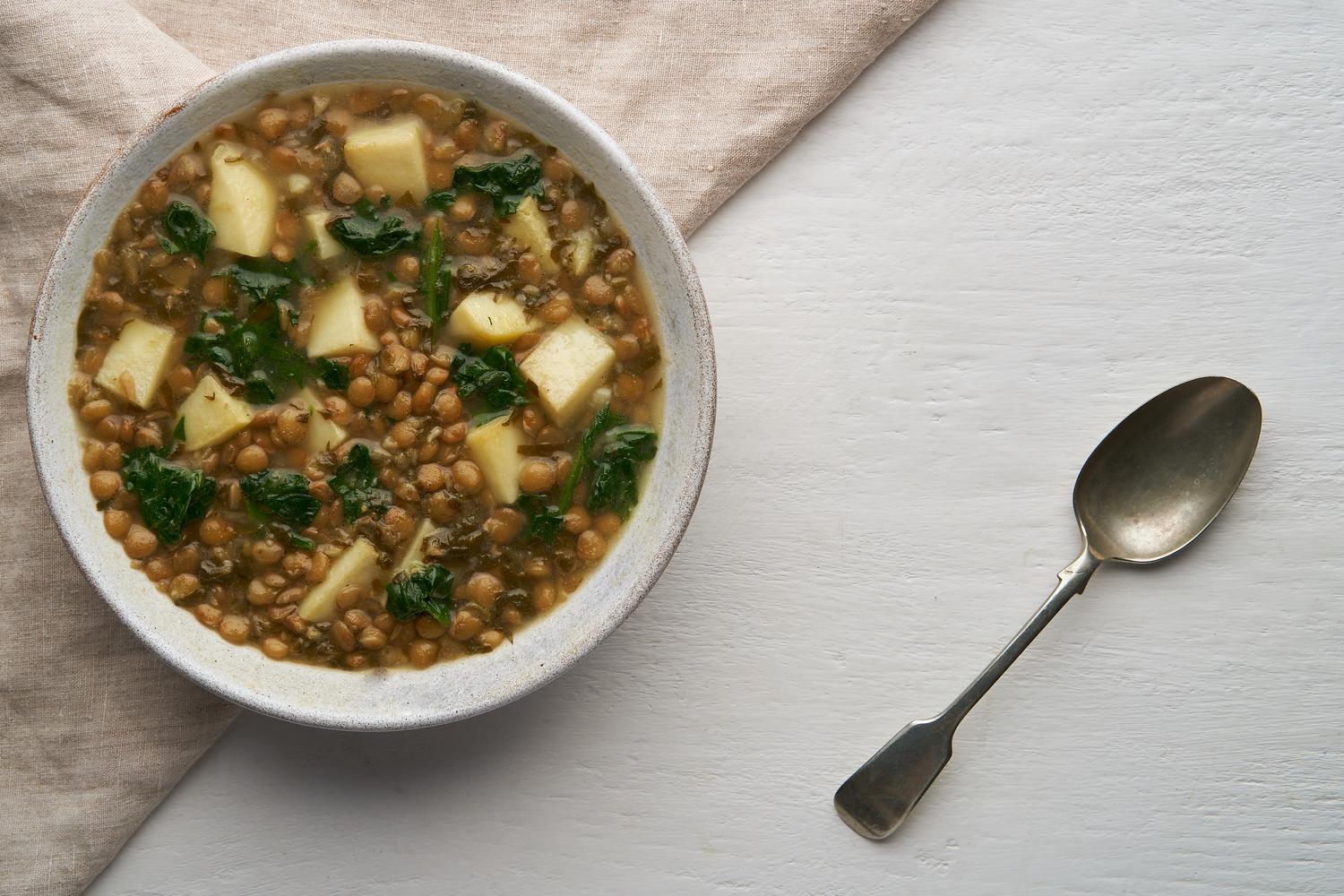 Adas bi hamod - Lemony Lentil Soup