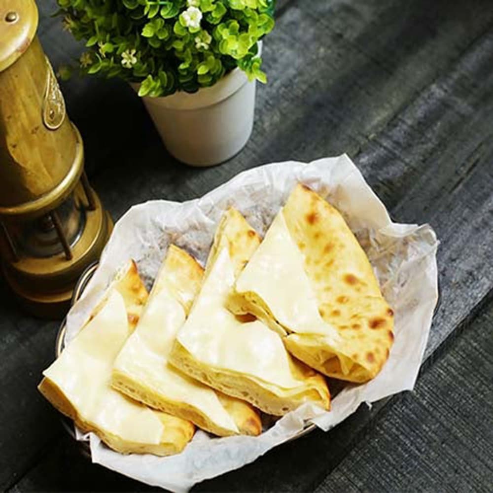 Cheese Naan 