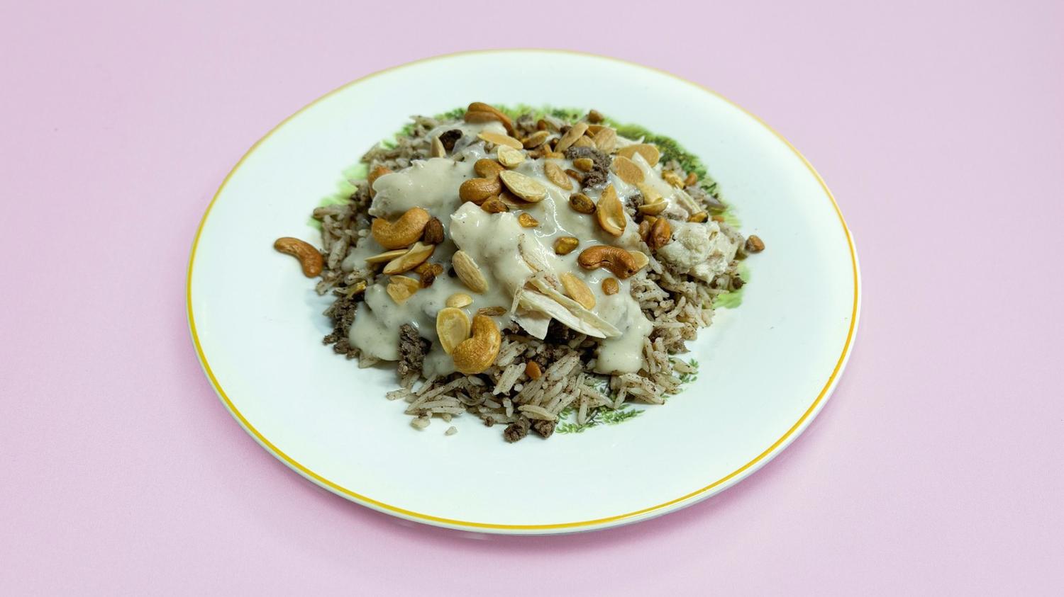 Rice and mince topped with chicken - Rizz a djej
