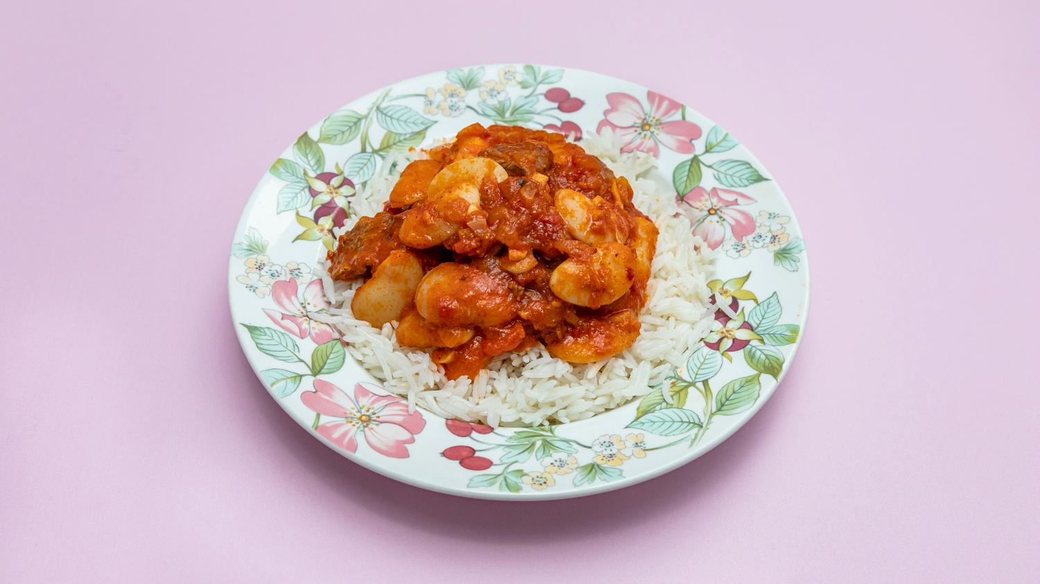 Broad beans with beef stew - Fassoulia w rezz