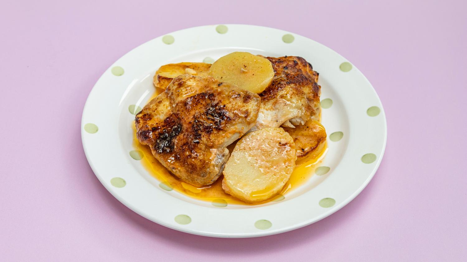 Chicken with potato traybake - Djej w batata