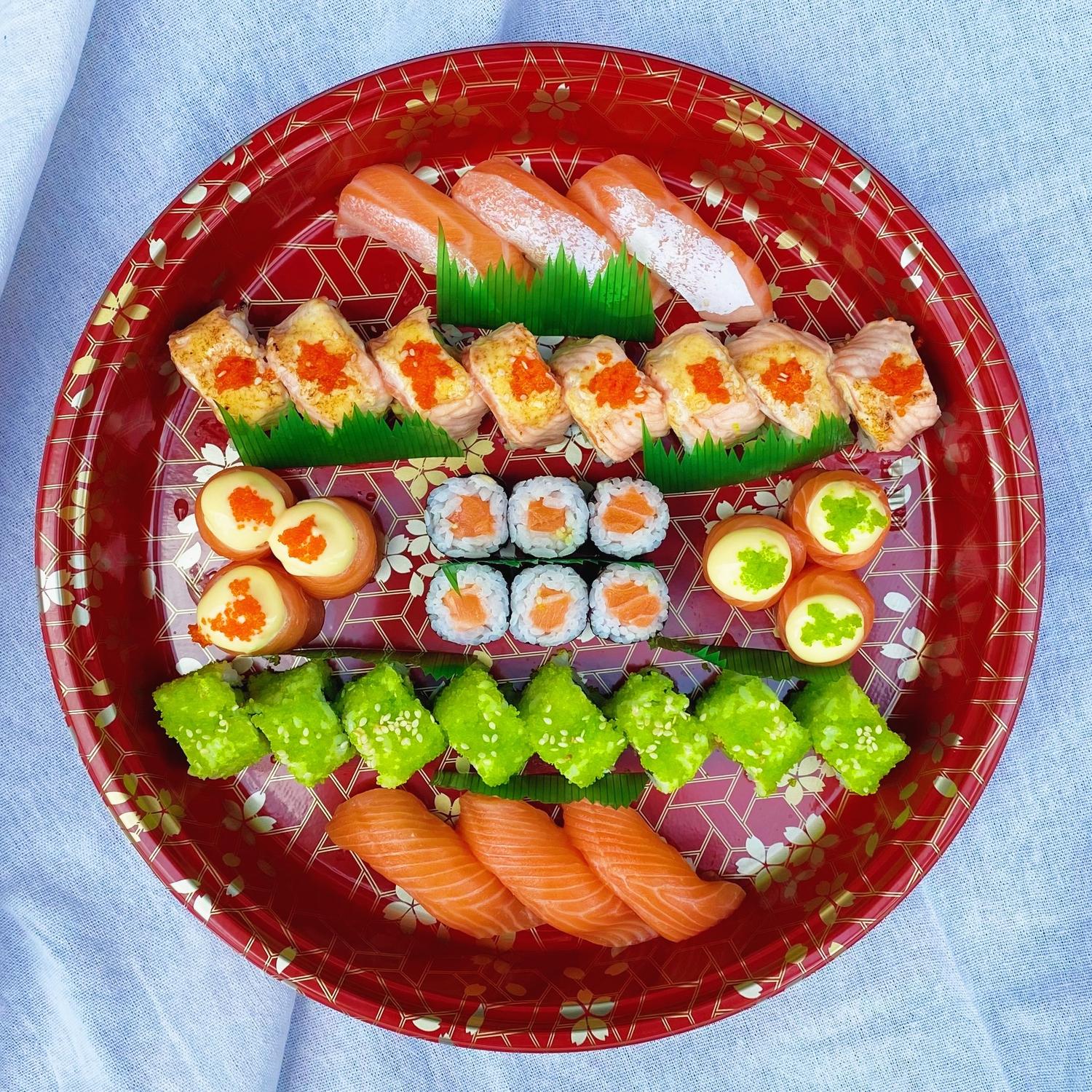 Salmon Festival Platter (34 pieces)