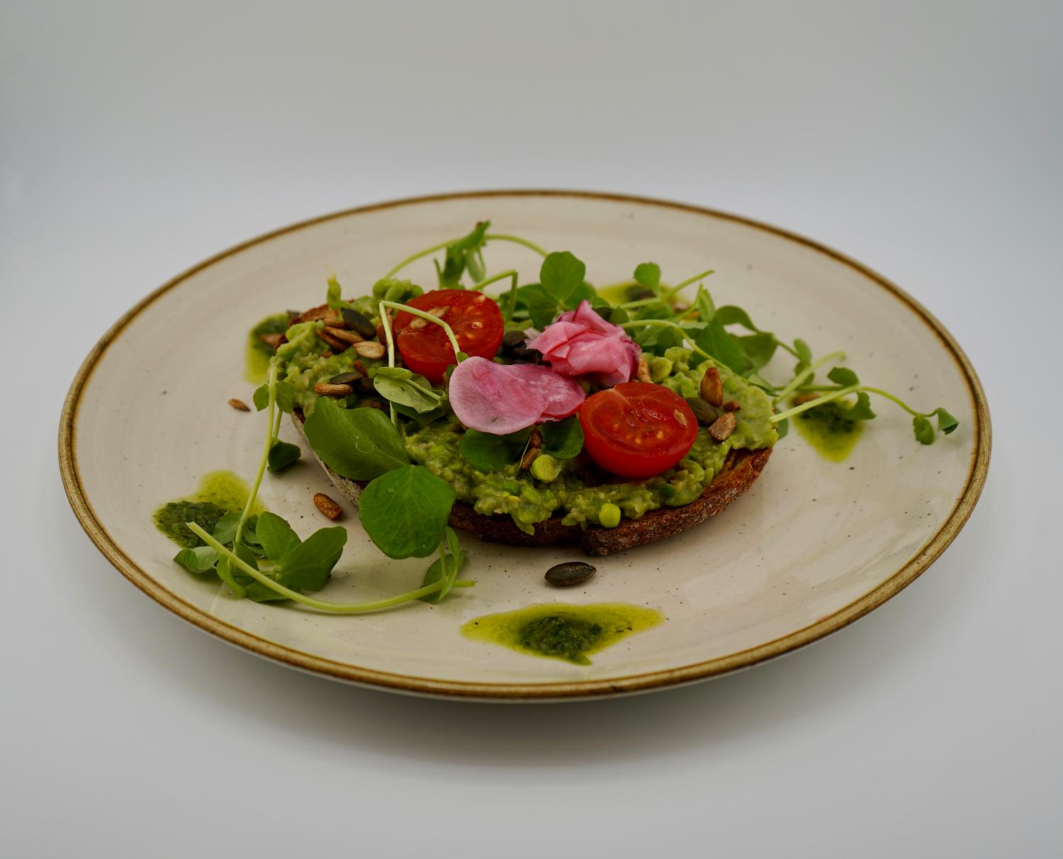 Avocado & pea smash