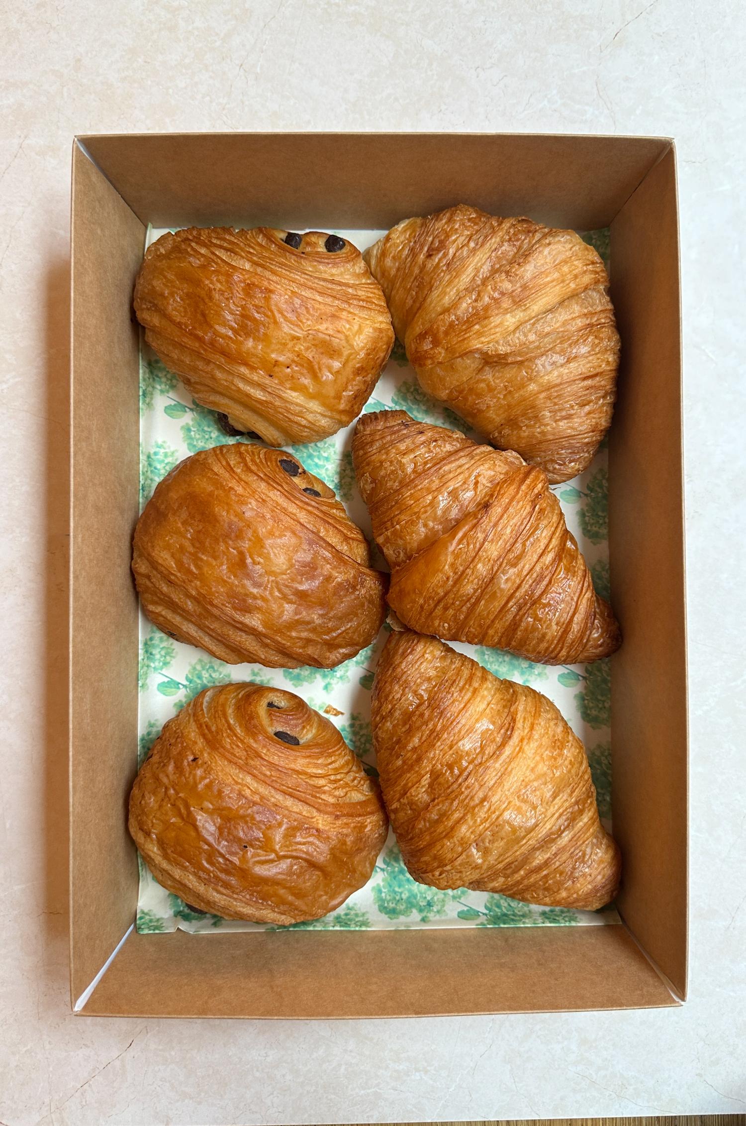 6 Mixed Pastries