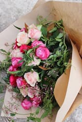69604 Romantic And Pretty Flower Posy Bouquet