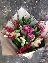 69607 Funky Elegant Flower Posy