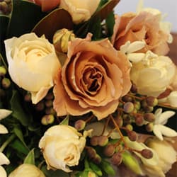 69612 Vintage And Elegant Posy