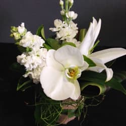 69625 Classic White Flower Arrangement