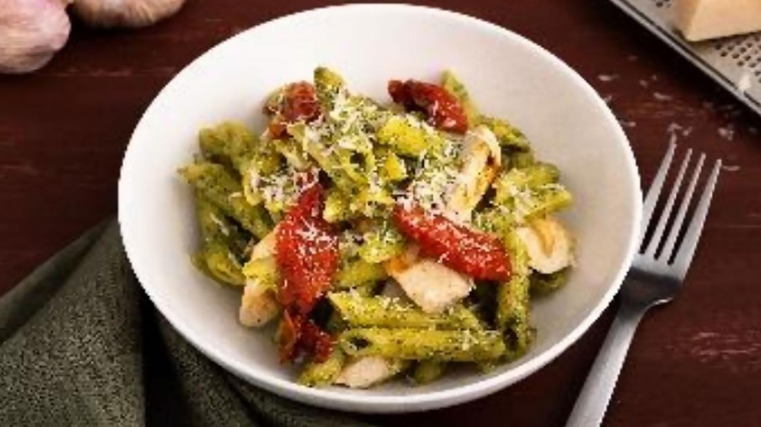 133641 Creamy Chicken Pesto Pasta