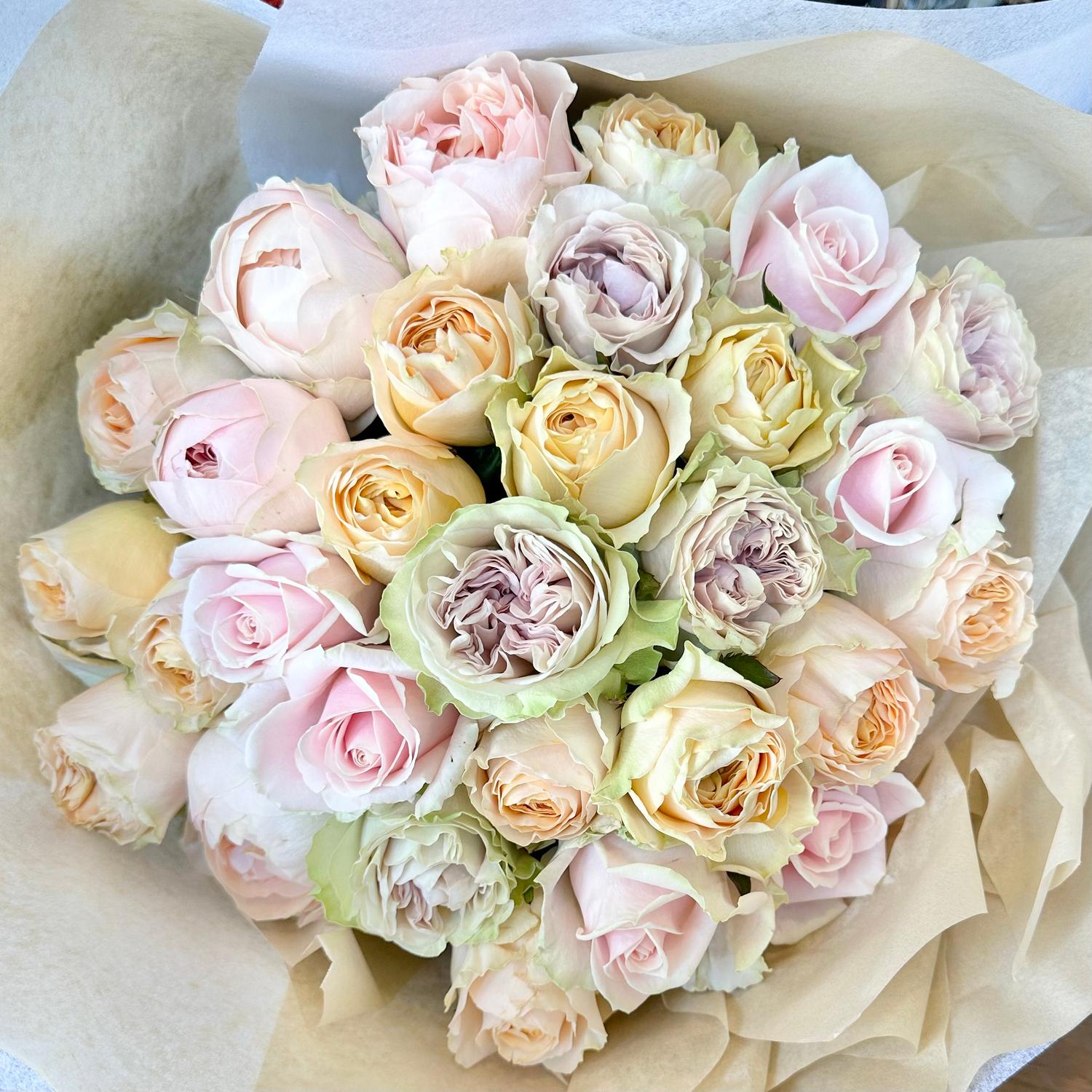 Roses En Masse - Large