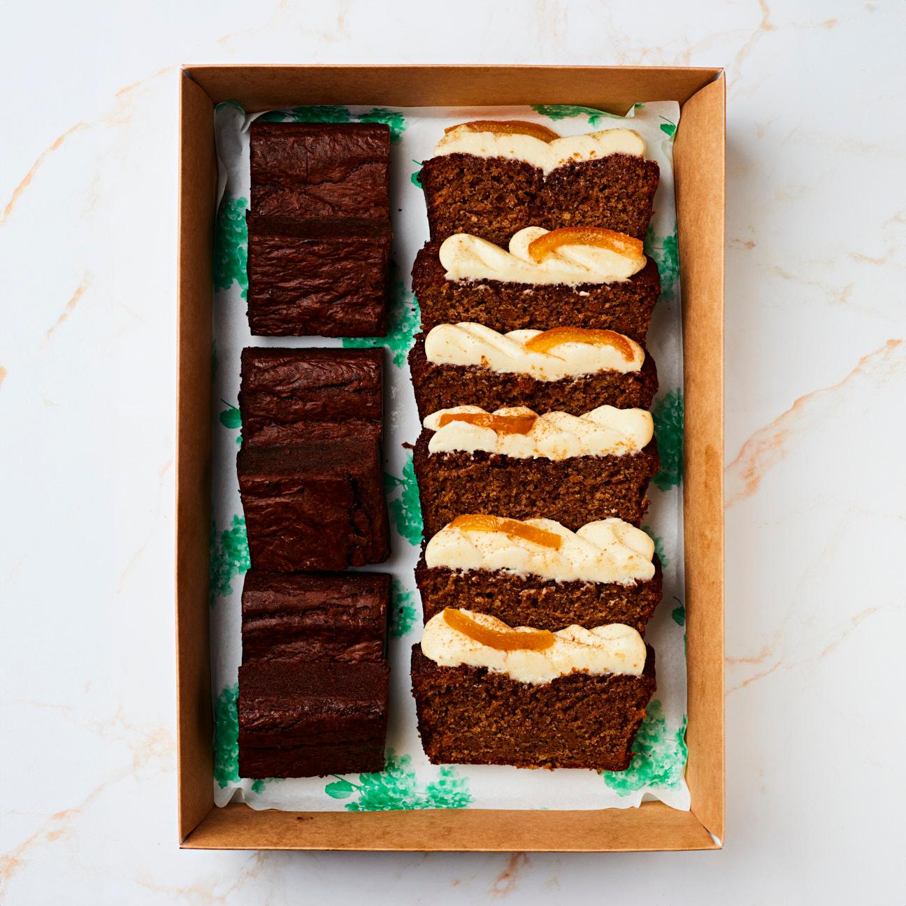 Classic Cake Platter