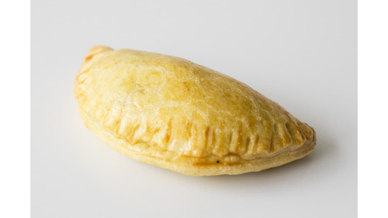 Spiced Chicken Empanada with Roasted Tomato Aioli
