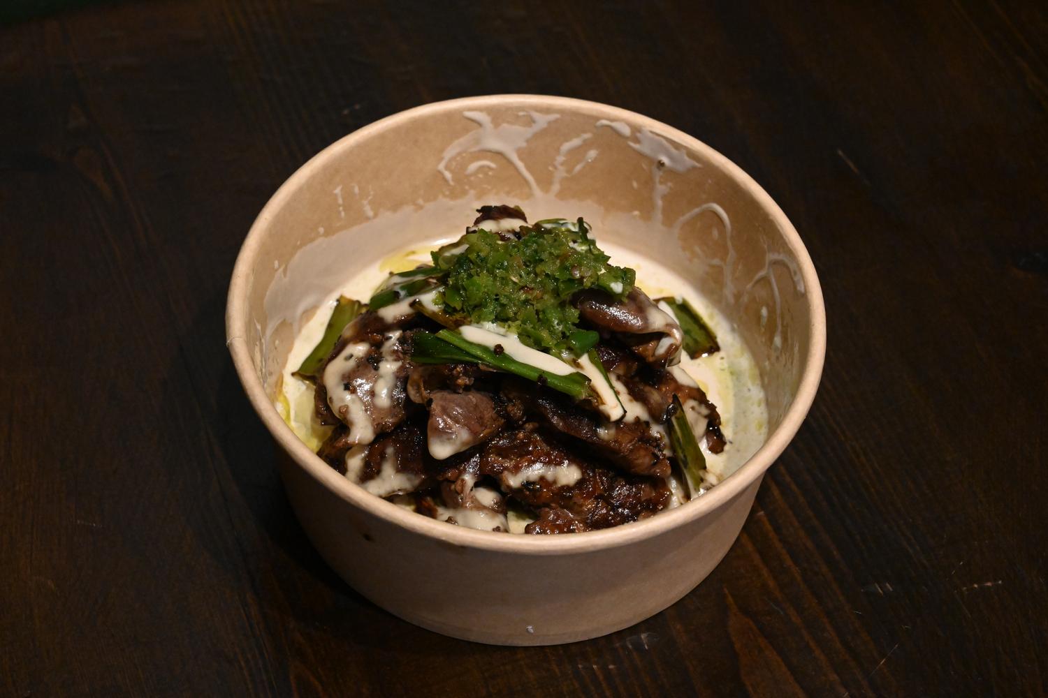 OUT-OF-THE-PITA: Female Chicken Livers Plate