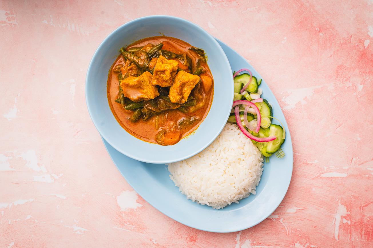 Tofu and Mixed Veg Curry - with rice and salad