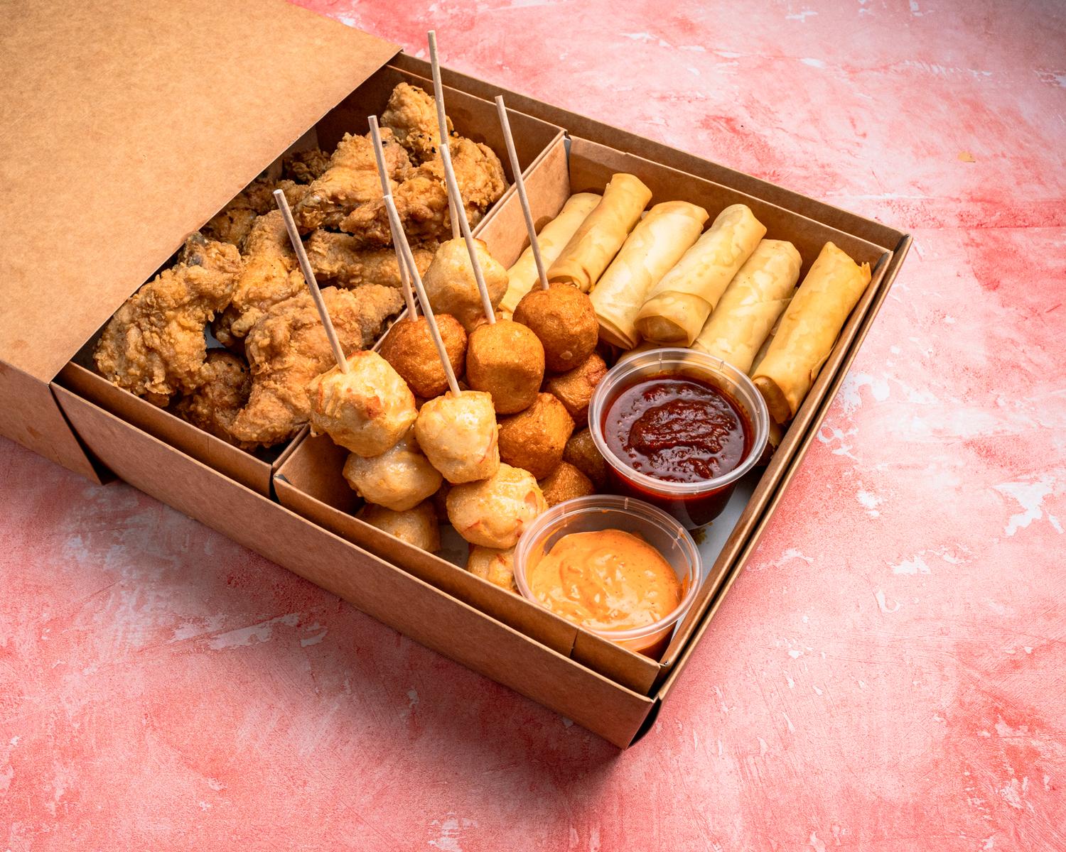 Mixed Snack Platter (with sauces)