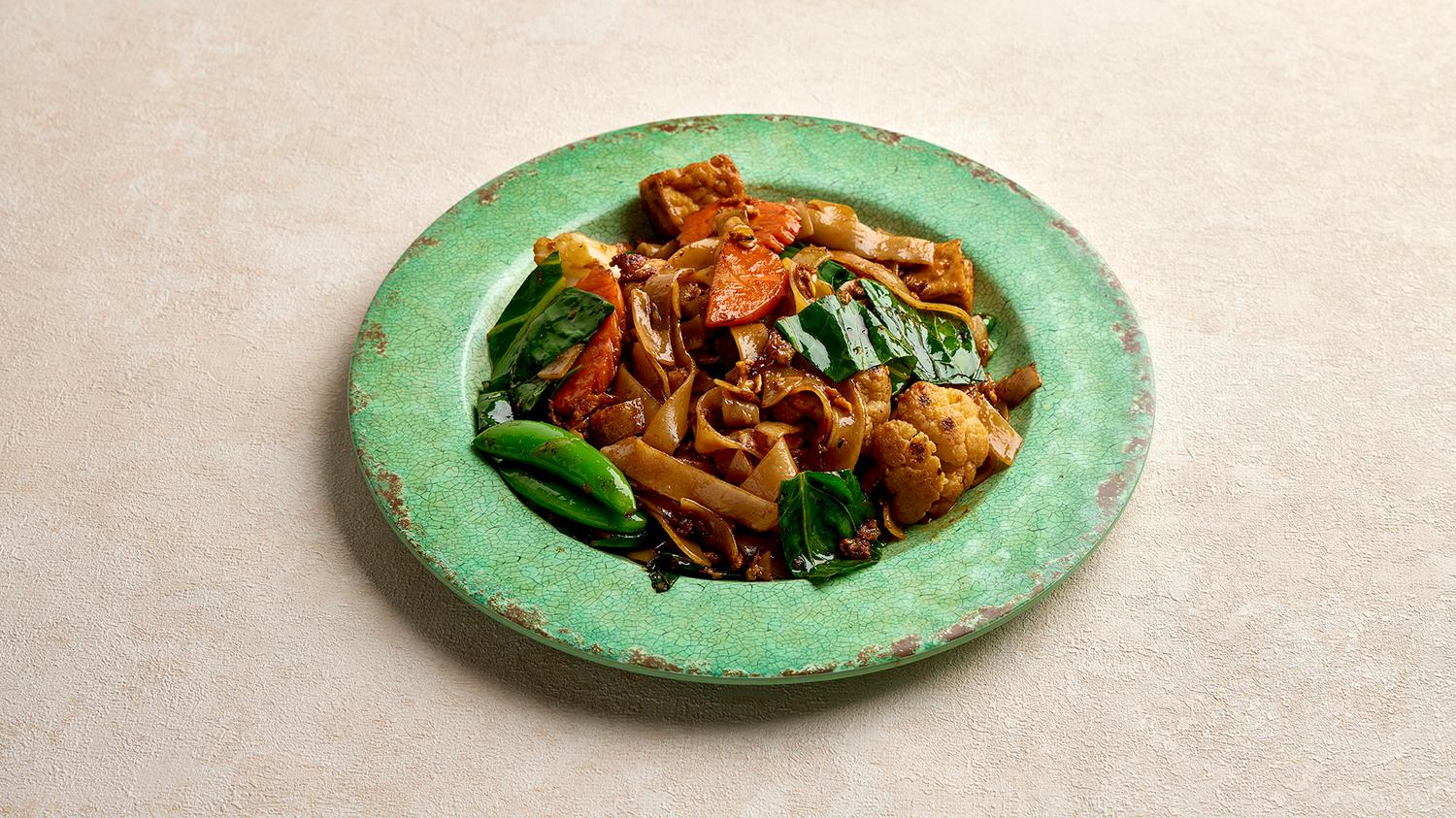 Stir Fried Flat Noodles - Chicken