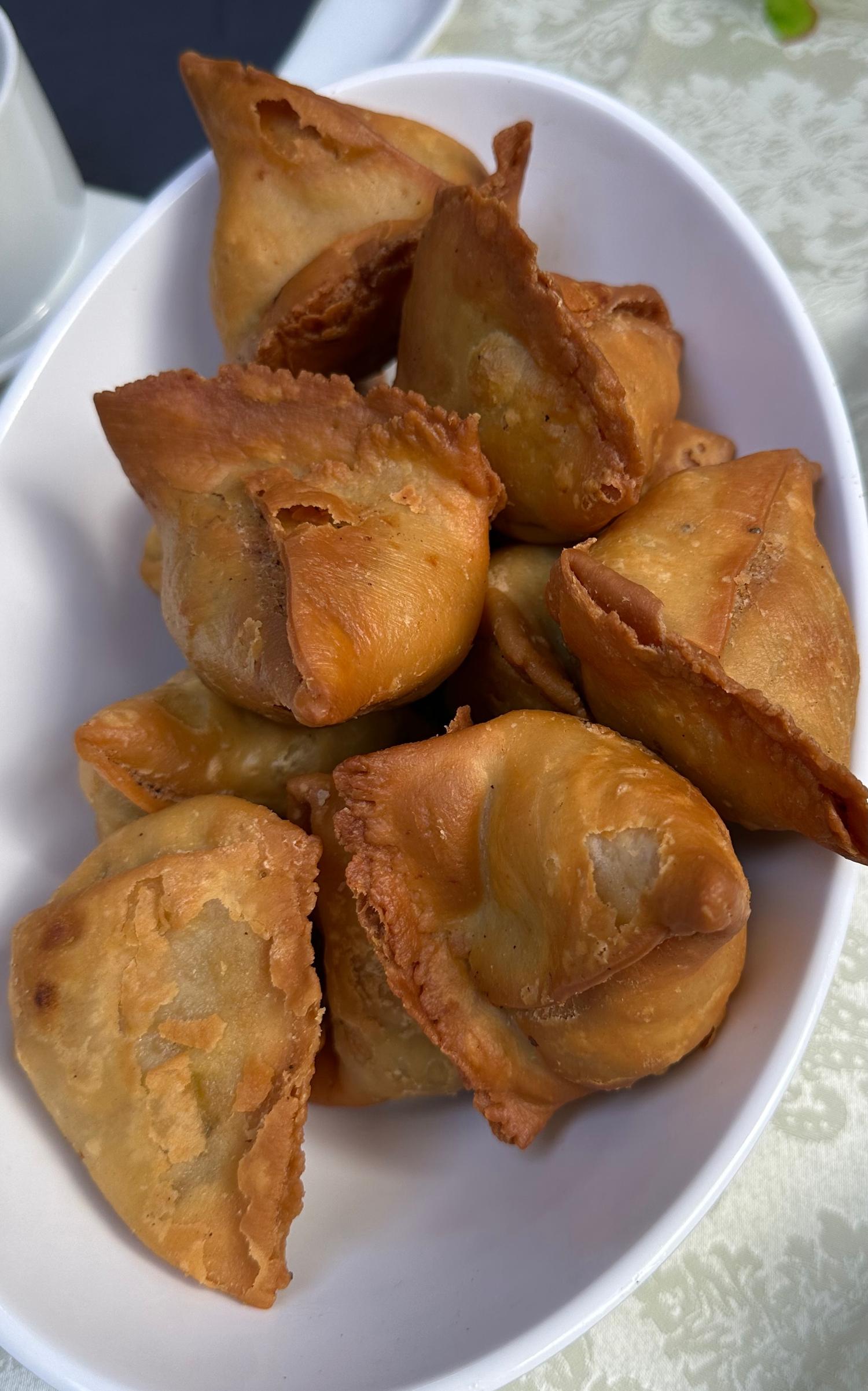 10 x Vegetable Samosas