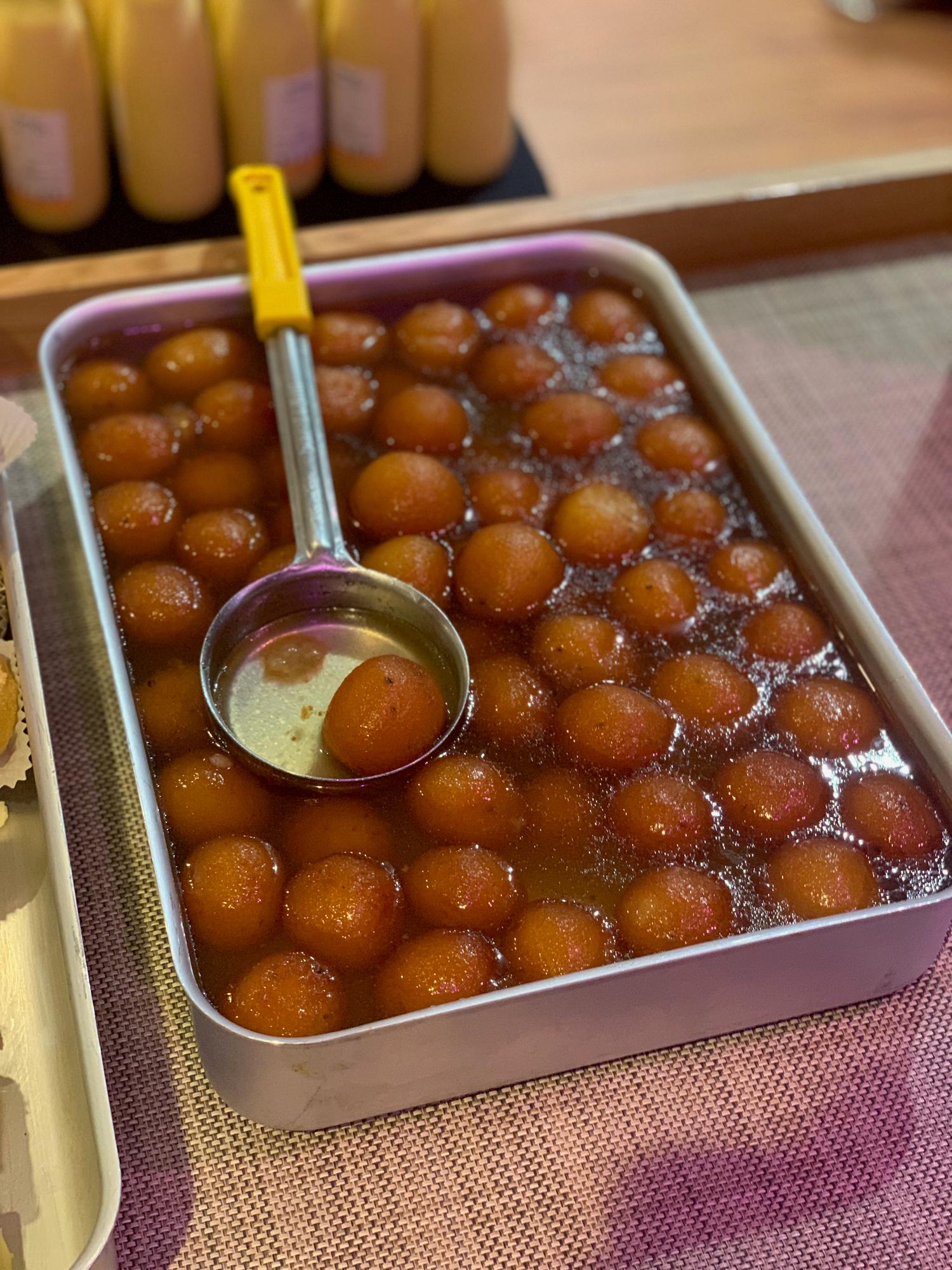 Gulab Jamun Sharing Platter (V) - for 12