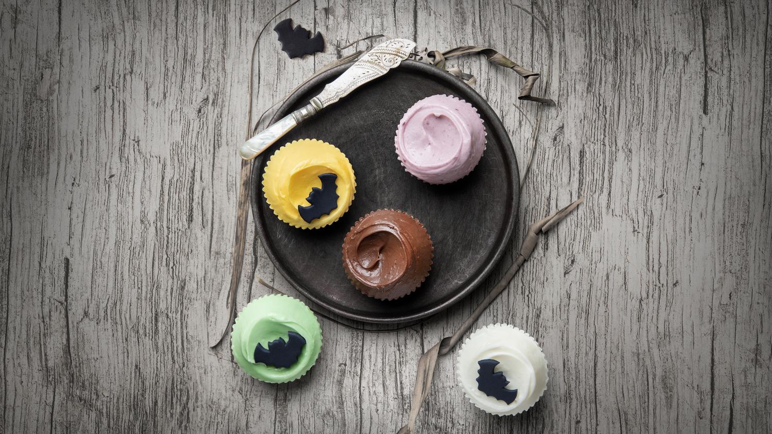 Halloween cupcakes platter